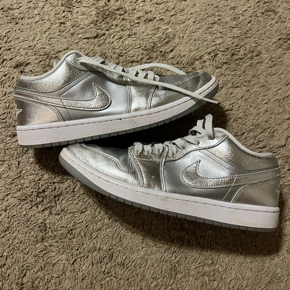 Nike Metallic Silver Low-Top Shoes Air Jordan